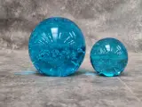 Set van 6 decoratieve turquoise glazen bollen met luchtbellen – foto 5 – kavel bij De Kringwinkel, Gent