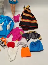 Vintage Barbie & Skipper Poppen Lot - Mattel Poppen met Uitgebreide Kleding- en Accessoireset – foto 2 – kavel bij De Kringwinkel, Gent