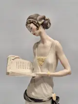 Kunstbeeld Lady with Book van Giuseppe Armani – foto 3 – kavel bij De Kringwinkel, Gent