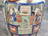 Set van 2 Chinese Famille Rose Canton vazen – foto 8 – kavel bij De Kringwinkel, Gent