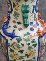 Set van 2 Chinese Famille Rose Canton vazen – foto 9 – kavel bij De Kringwinkel, Gent