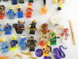 Lot van verschillende LEGO minifiguren en accessoires – foto 5 – kavel bij De Kringwinkel, Heverlee