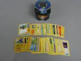 150 Pokémon kaarten in sword en shield blik – kavel bij De Kringwinkel, Diest