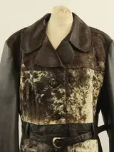 Handmade vintage lange lederen mantel met gevlekte koeienhuid - bruin/crème – foto 3 – kavel bij De Kringwinkel, Antwerpen
