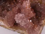 Roze amethistgeode (natuurlijke kristalvorming) – foto 3 – kavel bij De Kringwinkel, Heverlee