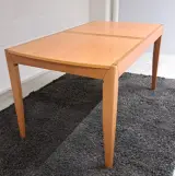 Calligaris uitschuifbare eettafel met lamellenblad – Made in Italy – kavel bij De Kringwinkel, Turnhout