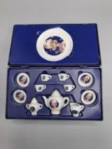Barbie Enchanted Evening Miniature Nostalgic China Tea Set – kavel bij De Kringwinkel, Waardamme