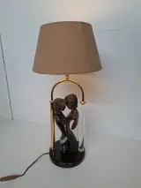Prachtige Vintage Sculptuur Tafellamp – Romantisch Koppel in Bronzelook – foto 2 – kavel bij De Kringwinkel, Waardamme