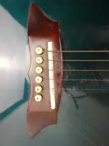 Blauwe akoestische gitaar met elektrische versterking – foto 5 – kavel bij De Kringwinkel, Heverlee