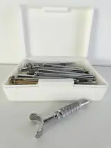 Verzameling vintage Craftool USA leerstempels en graveergereedschap – foto 10 – kavel bij De Kringwinkel, Heverlee