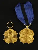 Militair lot van medailles, eretekens en uniformknopen – foto 3 – kavel bij De Kringwinkel, Antwerpen