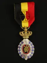 Militair lot van medailles, eretekens en uniformknopen – foto 8 – kavel bij De Kringwinkel, Antwerpen