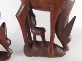Paar decoratieve houten antilopen met kalf – foto 7 – kavel bij De Kringwinkel, Heverlee