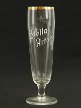 Stella Artois set van vier vintage luxe pilsglazen met goudkleurige rand op voet 1970 – foto 3 – kavel bij De Kringwinkel, Antwerpen
