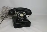 Klassieke antieke draaischijftelefoon – kavel bij De Kringwinkel, Brecht