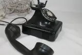 Klassieke antieke draaischijftelefoon – foto 3 – kavel bij De Kringwinkel, Brecht