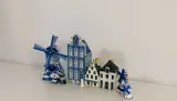 Verzameling Delfts blauwe miniaturen met KLM/Bols huisje – foto 3 – kavel bij De Kringwinkel, Turnhout