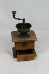 Antieke handmatige houten koffiemolen – foto 2 – kavel bij De Kringwinkel, Brecht