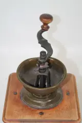 Antieke handmatige houten koffiemolen – foto 5 – kavel bij De Kringwinkel, Brecht