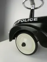 Zwarte loopauto politie thema voor kinderen – foto 3 – kavel bij De Kringwinkel, Heverlee