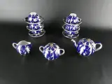 Russisch porseleinen theeservies met blauw-wit bladmotief – foto 2 – kavel bij De Kringwinkel, Heverlee