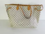 Louis Vuitton grote handtas met ruitpatroon en leren details – kavel bij De Kringwinkel, Heverlee