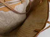 Louis Vuitton grote handtas met ruitpatroon en leren details – foto 8 – kavel bij De Kringwinkel, Heverlee