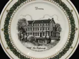 Set van 6 vintage Dessertborden met straatzichten uit Deurne beperkte oplage gesigneerd door de kunstenaar G. Swaenenpoel – foto 6 – kavel bij De Kringwinkel, Antwerpen