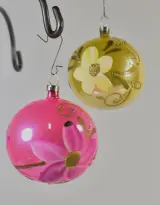 Verzameling van 11 vintage glazen kerstballen met piek in doos – foto 6 – kavel bij De Kringwinkel, Turnhout