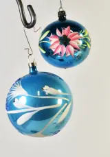 Verzameling van 11 vintage glazen kerstballen met piek in doos – foto 7 – kavel bij De Kringwinkel, Turnhout