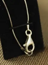 Sterling zilveren slangenketting met amethistenhanger – foto 5 – kavel bij De Kringwinkel, Antwerpen