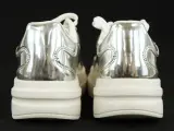 Guess zilverkleurige platform sneakers EU 38 – foto 3 – kavel bij De Kringwinkel, Antwerpen