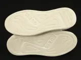 Guess zilverkleurige platform sneakers EU 38 – foto 5 – kavel bij De Kringwinkel, Antwerpen