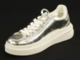 Guess zilverkleurige platform sneakers EU 38 – foto 7 – kavel bij De Kringwinkel, Antwerpen