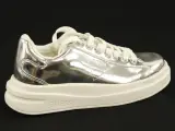 Guess zilverkleurige platform sneakers EU 38 – foto 8 – kavel bij De Kringwinkel, Antwerpen