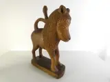 Afrikaans handgesneden houten leeuwensculptuur – foto 7 – kavel bij De Kringwinkel, Heverlee