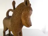 Afrikaans handgesneden houten leeuwensculptuur – foto 8 – kavel bij De Kringwinkel, Heverlee