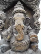 Ganesha houten sculptuur – foto 3 – kavel bij De Kringwinkel, Oostende