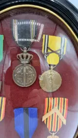Verzameling Belgische militaire en burgerlijke onderscheidingen – foto 4 – kavel bij De Kringwinkel, Dendermonde
