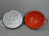 Set van 2 geëmailleerde vergieten – foto 5 – kavel bij De Kringwinkel, Diest