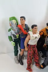 Set van 12 Actionman actiefiguren met voertuig en dinosaurusfiguur – foto 2 – kavel bij De Kringwinkel, Geraardsbergen