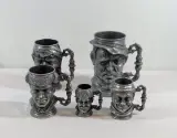 Set van 5 vintage tinnen expressieve gezichtsbekers – kavel bij De Kringwinkel, Geraardsbergen