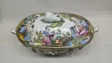 Italiaanse Capodimonte dekselschaal met reliëfdecoratie – foto 2 – kavel bij De Kringwinkel, Zottegem