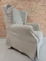 Beige fauteuil gesigneerd door Pommelien Thijs – foto 2 – kavel bij De Kringwinkel, Geraardsbergen