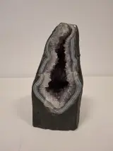 Amethist geode decoratiestuk – kavel bij De Kringwinkel, Ronse