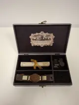 Tomorrowland 2015 'Melodia Treasure Case' – kavel bij De Kringwinkel, Ronse