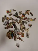 Verzameling vintage metalen en geëmailleerde speldjes Disney – foto 5 – kavel bij De Kringwinkel, Ronse