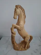 Vintage sculptuur steigerend paard – kavel bij De Kringwinkel, Herzele