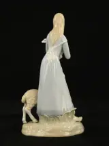 Porcelanas Miquel Requena - meisje met lam en schaap - Valencia, Spanje ca. jaren 1970/80 – foto 4 – kavel bij De Kringwinkel, Antwerpen