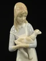 Porcelanas Miquel Requena - meisje met lam en schaap - Valencia, Spanje ca. jaren 1970/80 – foto 6 – kavel bij De Kringwinkel, Antwerpen